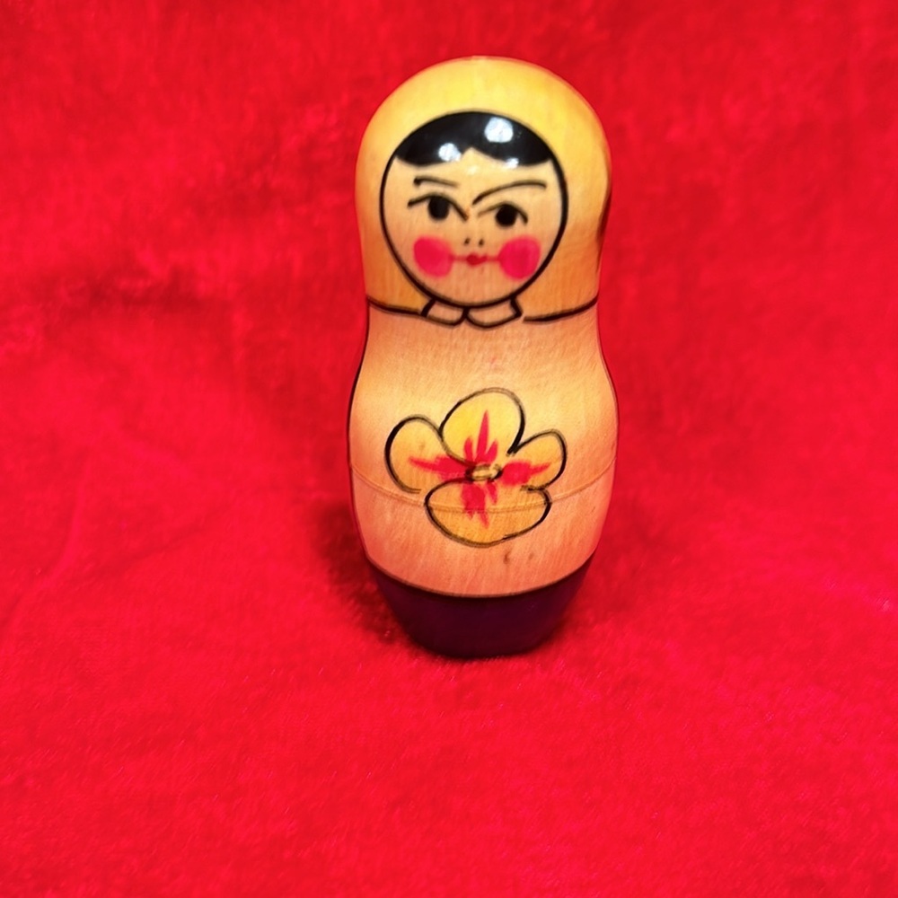 Authentic Russian Nesting Dolls Set - Picture 9 of 14